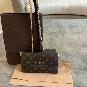LOUIS VUITTON SARAH WALLET EUC